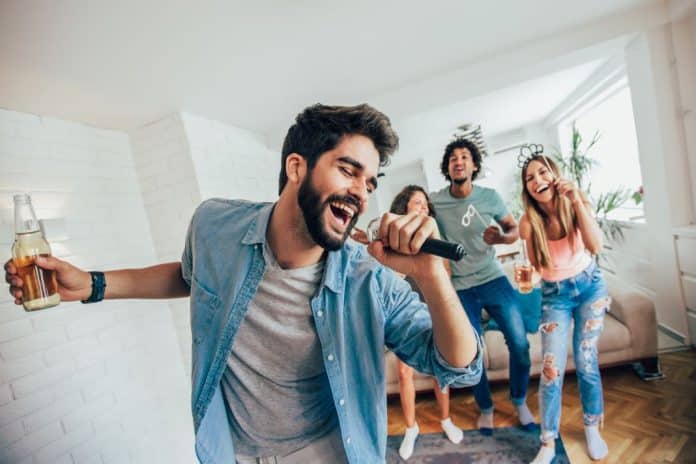 Oui Care et Wiplay créent Wiplay@home, une nouvelle filiale dédiée à la pratique de la musique et du chant à domicile.